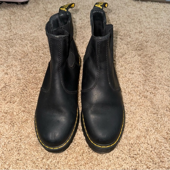 Doc Martens: ROMETTY WYOMING LEATHER PLATFORM CHELSEA BOOTS. - Picture 4 of 5